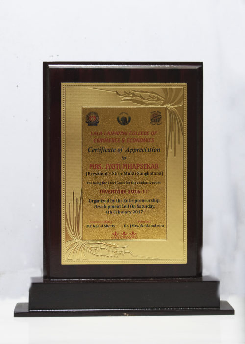 Award ceremony moment 5